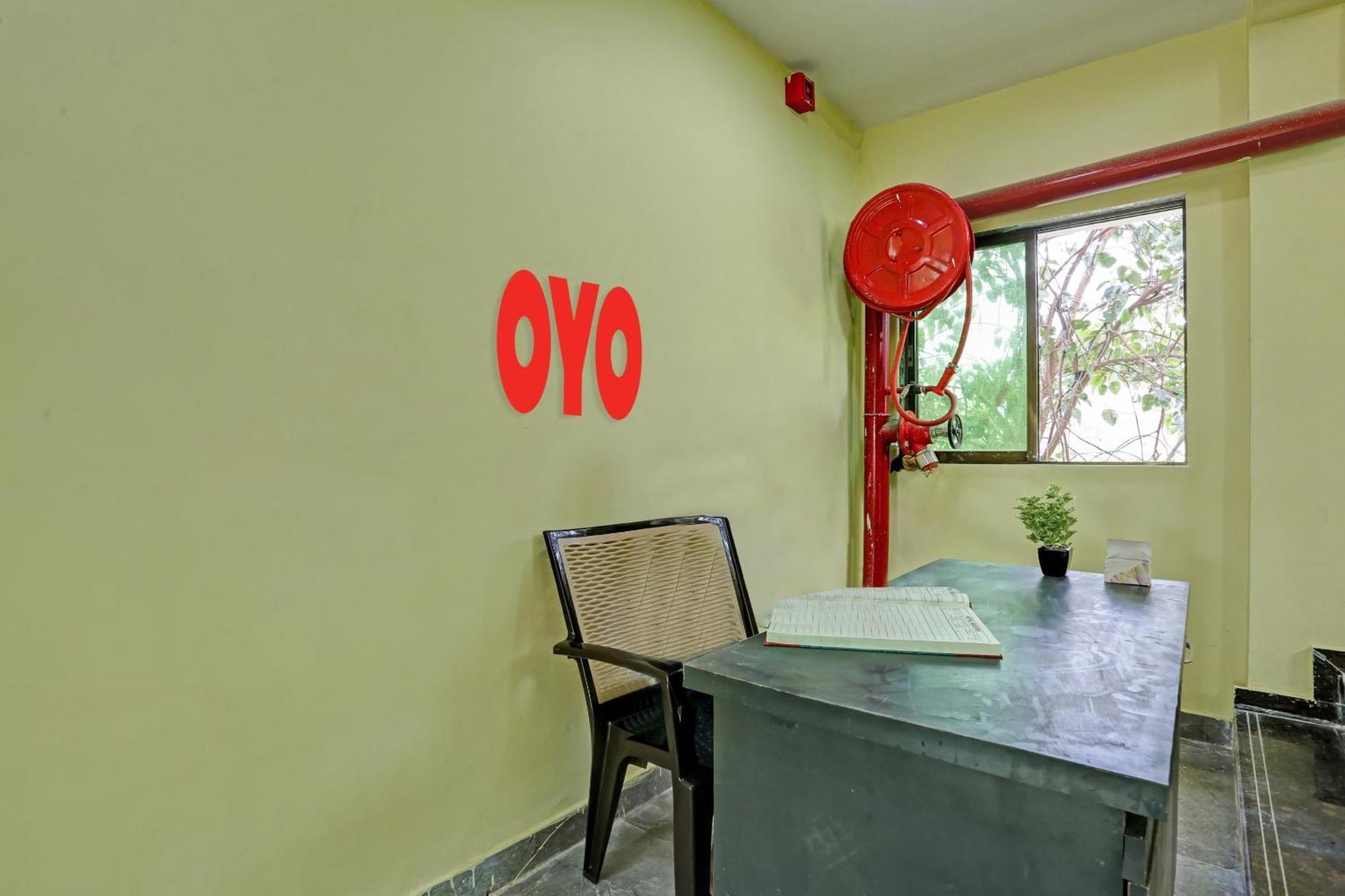 Hotel O Om Sai Residency Lodging And Boarding Taloje Budrukh Exterior foto