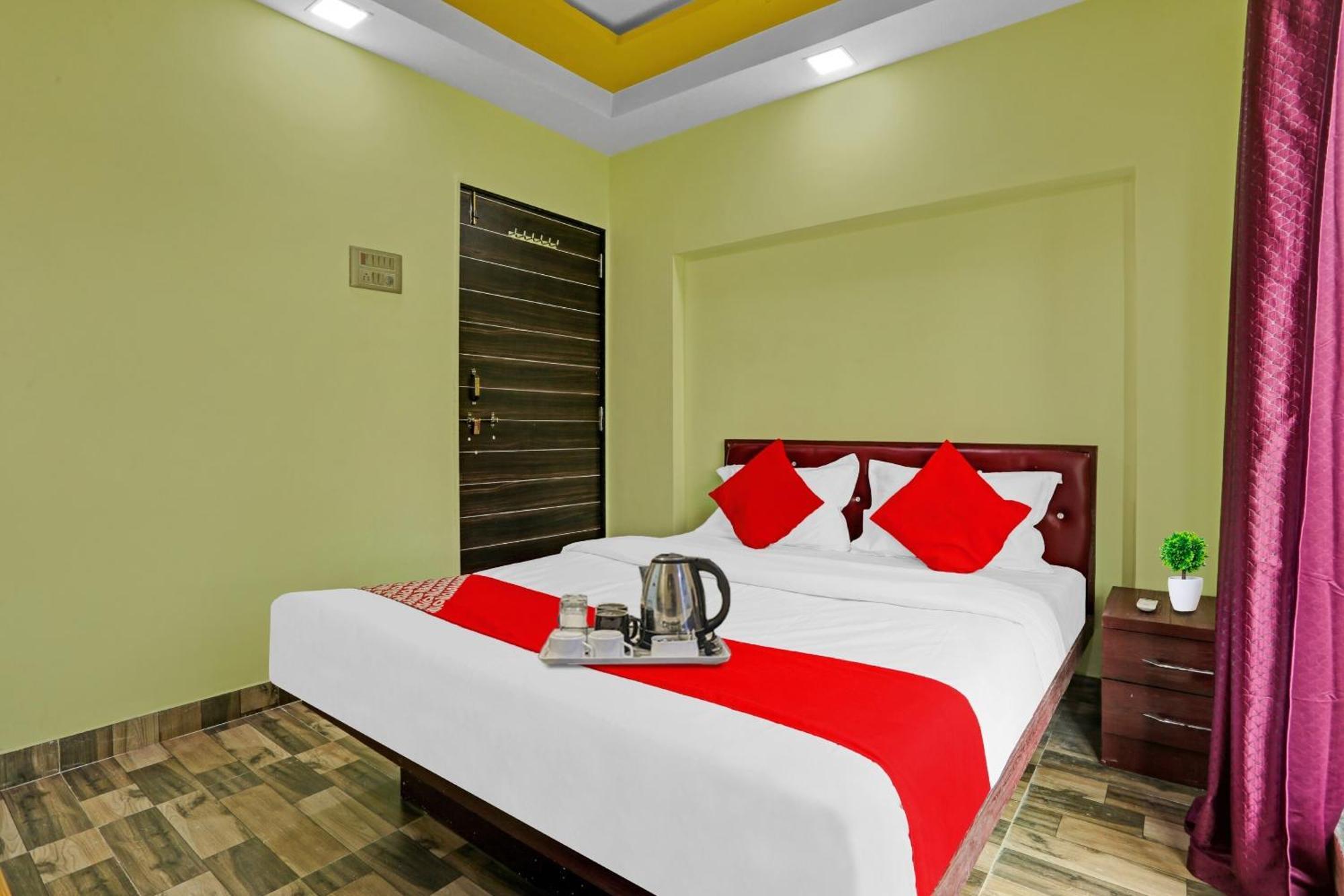 Hotel O Om Sai Residency Lodging And Boarding Taloje Budrukh Exterior foto
